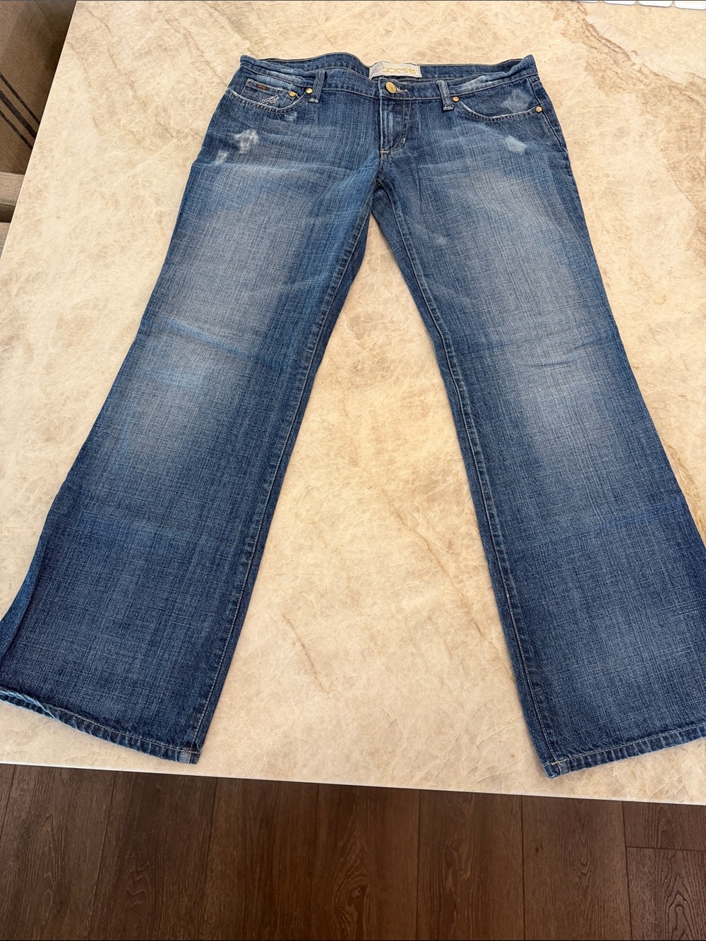 Joe's Jeans medium blue relaxed denim size 31